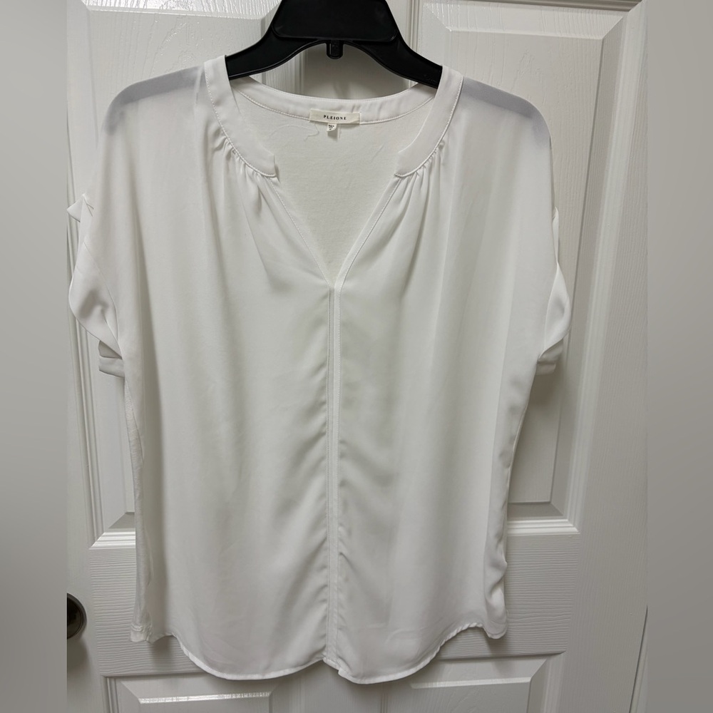 Pleione White Split-Neck Flowing Blouse
